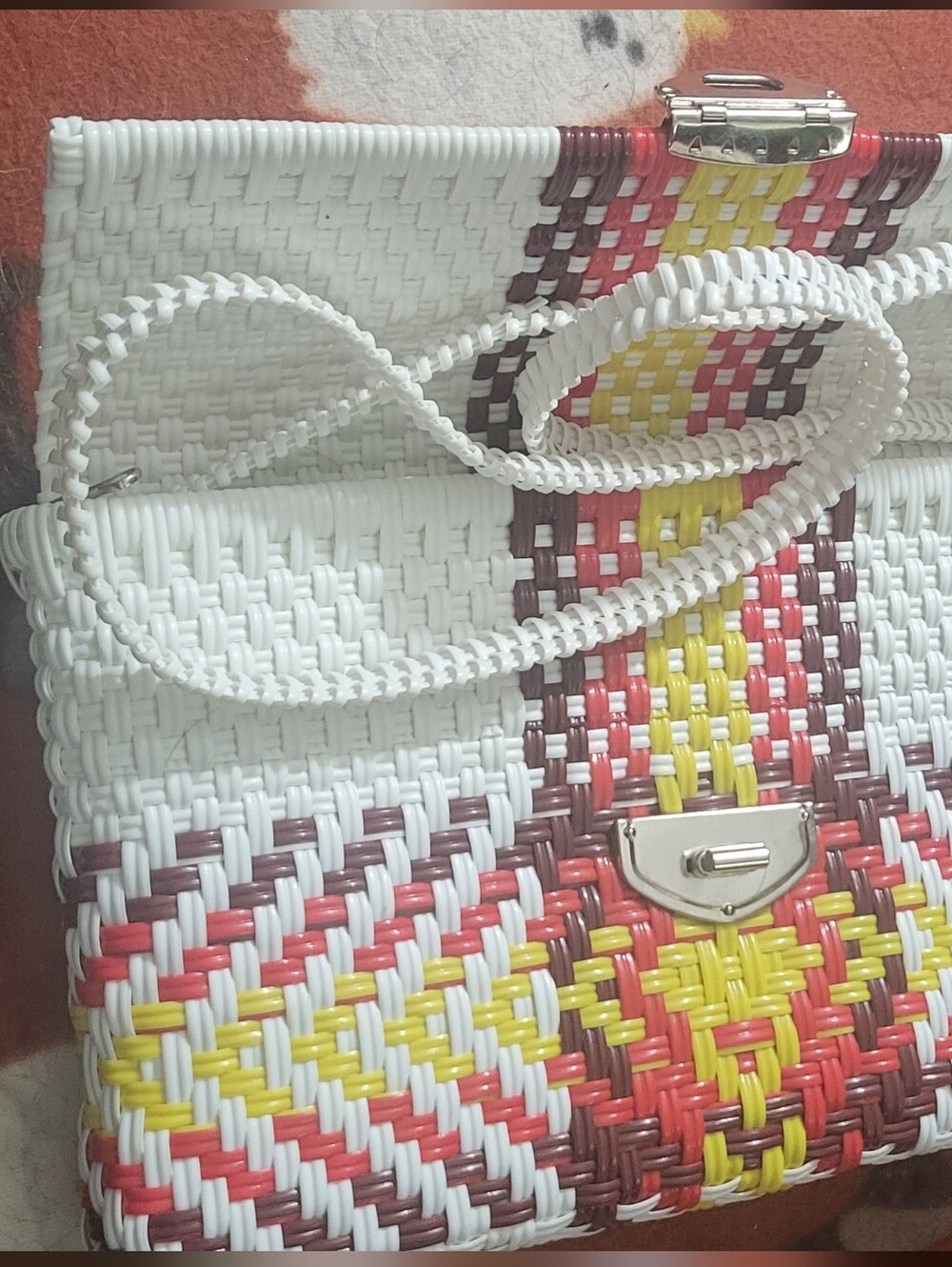NWOT Colorful Mexican Handwoven Plastic Foldover Clutch with Shoulder Strap. - Picture 11 of 16